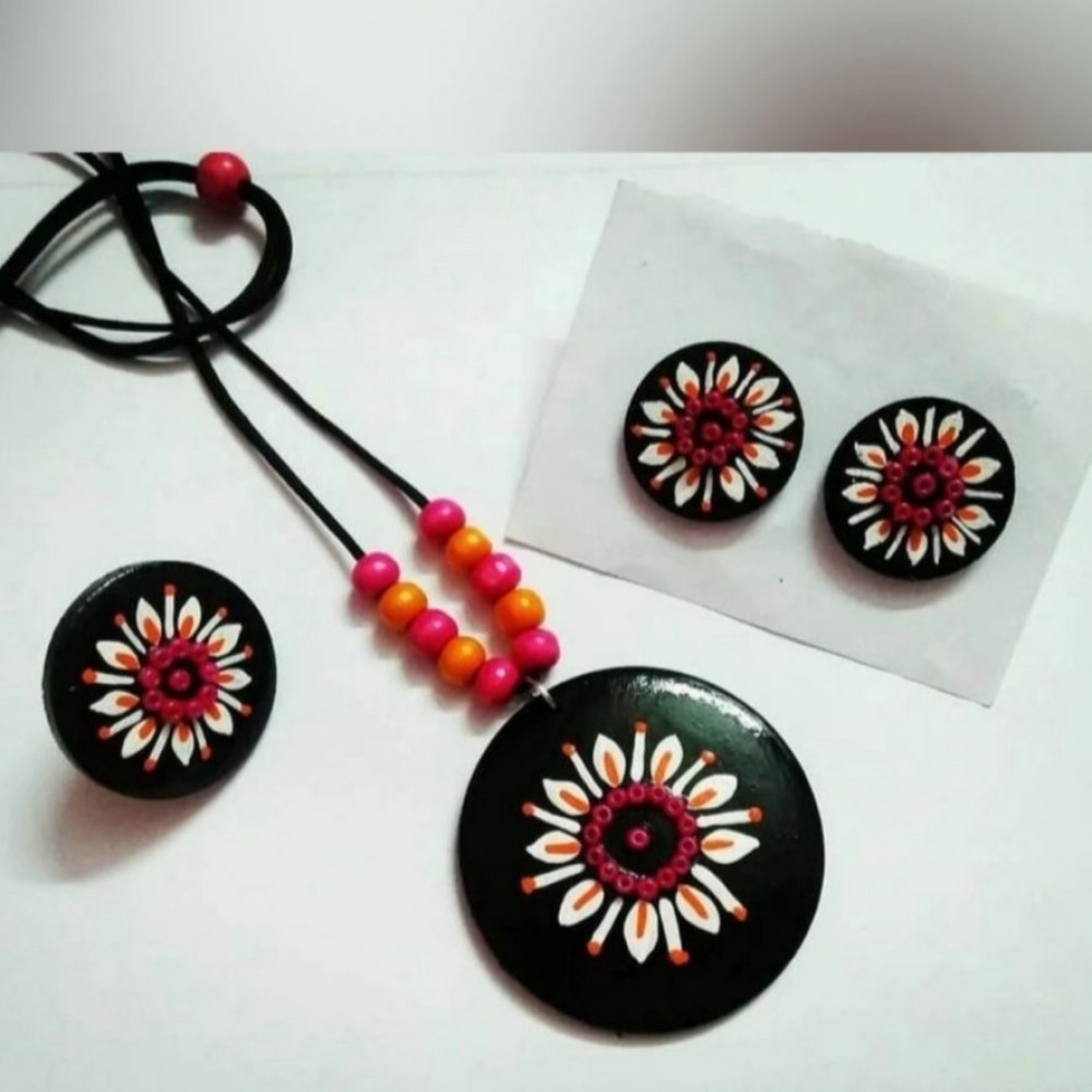 Hand made jewellery set 3